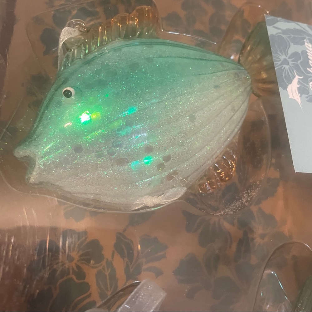 NWT Tommy Bahama Blown Glass Blue Fish Christmas Ornaments Set Of 3 In Box - Picture 4 of 6